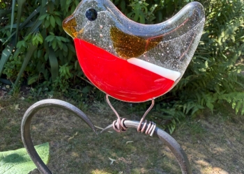 Fused Glass workshop for a Robin/bird workshop with heart stake Sunday 20th September 2026 – 10:30 to 12:00 hrs at Warwickshire Artisans